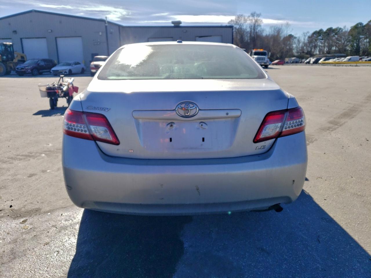 2011 TOYOTA CAMRY BASE photo 6