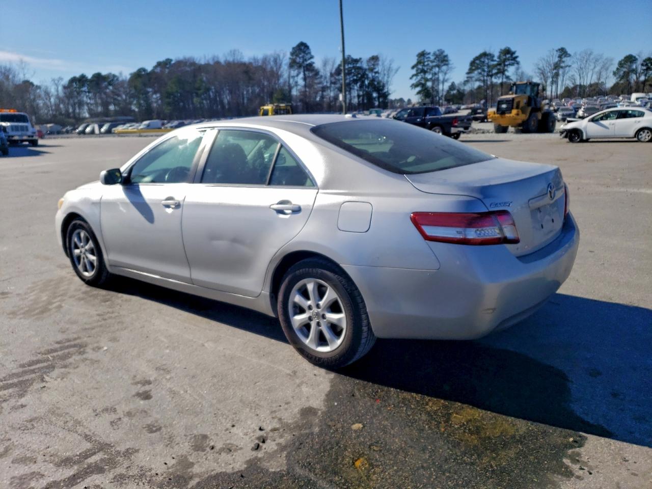 2011 TOYOTA CAMRY BASE photo 2