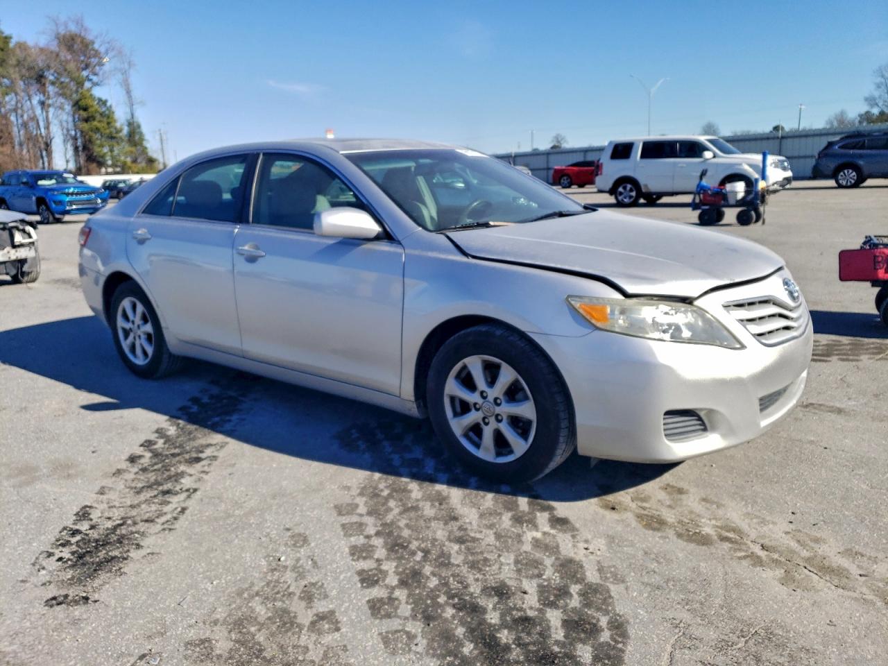 2011 TOYOTA CAMRY BASE photo 4