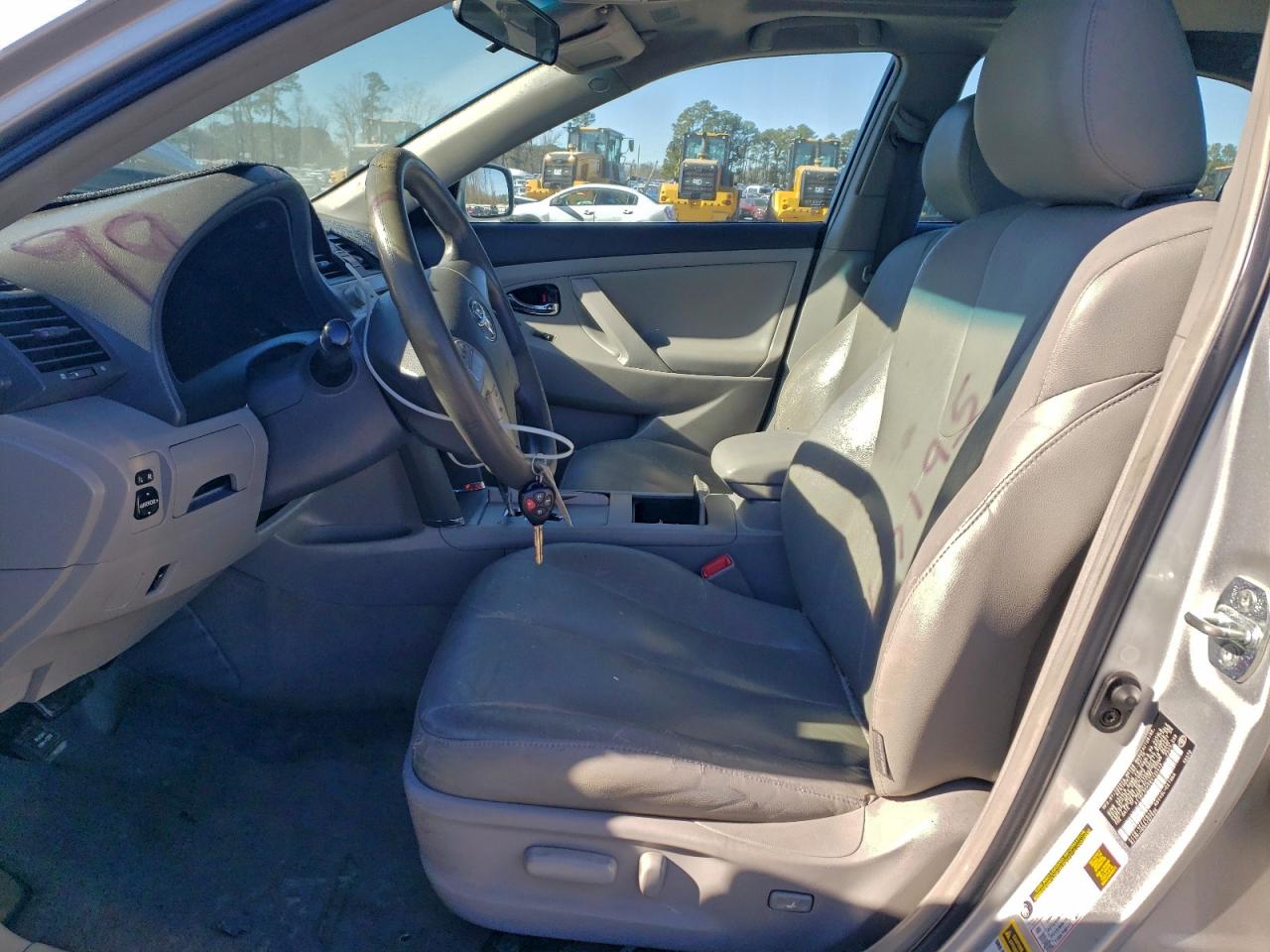 2011 TOYOTA CAMRY BASE photo 7