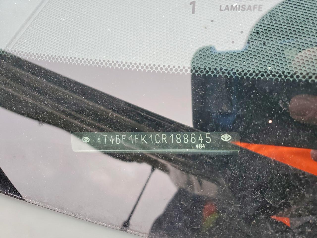 2012 TOYOTA CAMRY LE photo 12