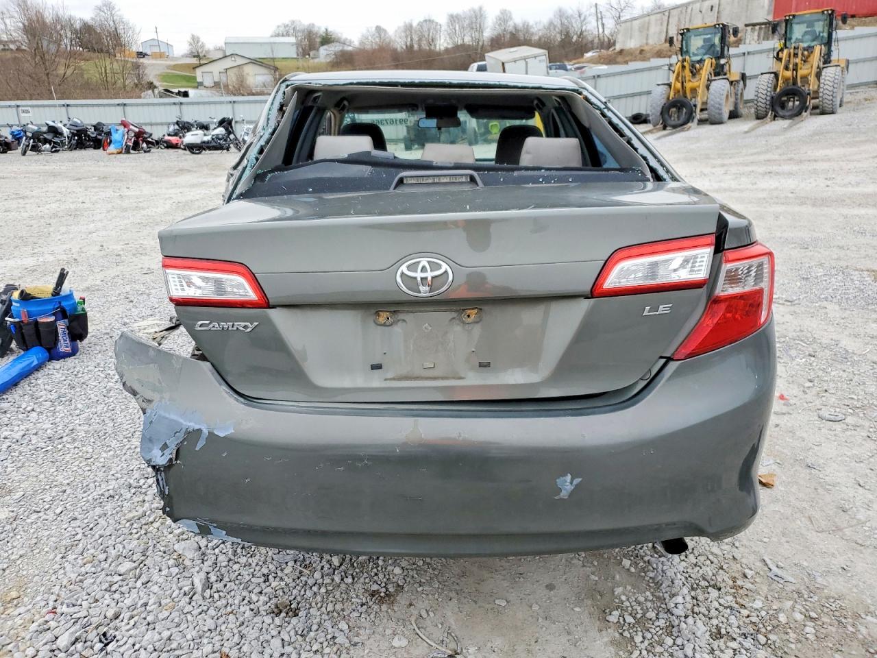 2012 TOYOTA CAMRY LE photo 6