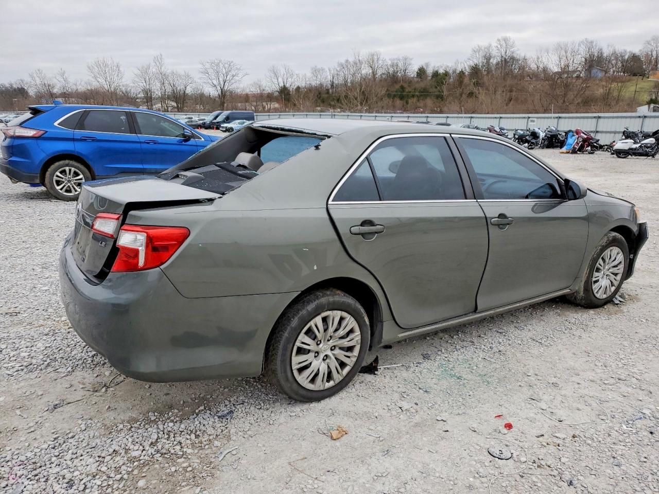 2012 TOYOTA CAMRY LE photo 3