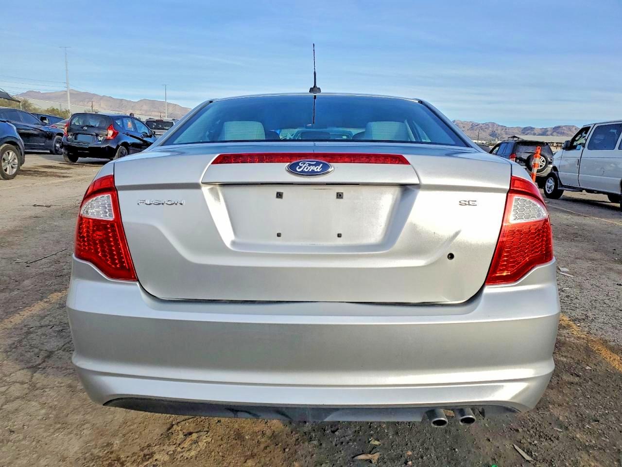 2011 FORD FUSION SE photo 6