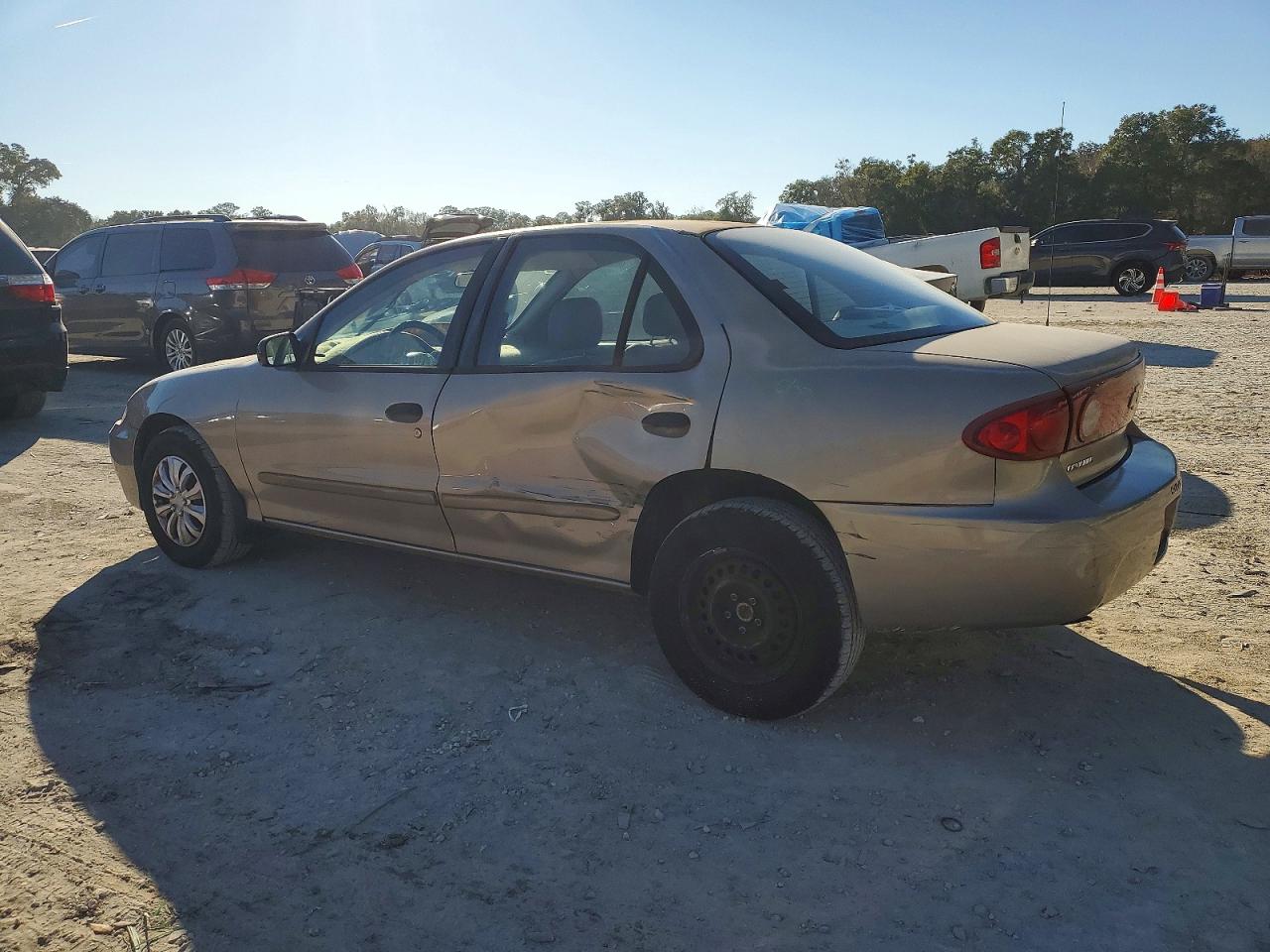 2004 CHEVROLET CAVALIER photo 2