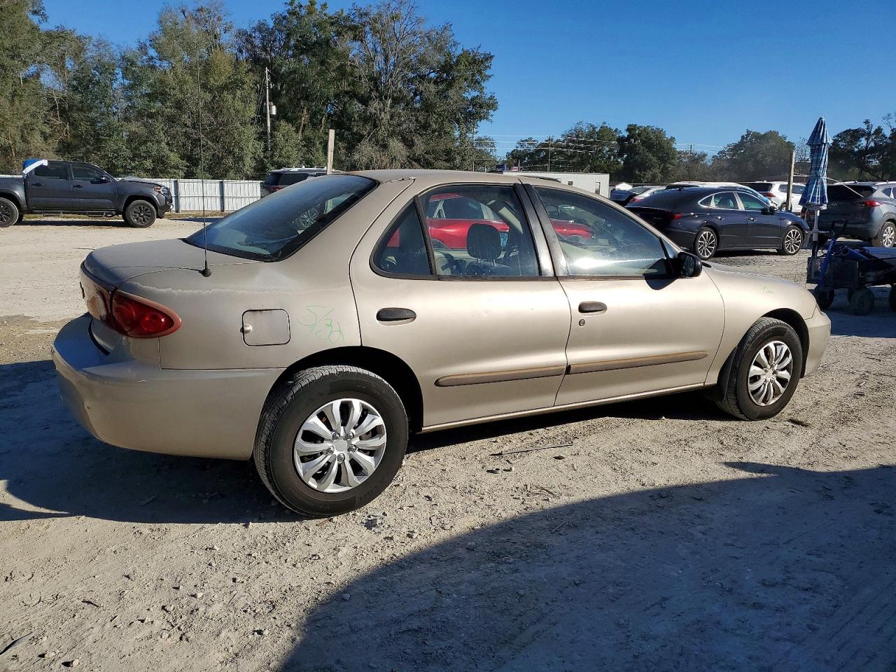2004 CHEVROLET CAVALIER photo 3