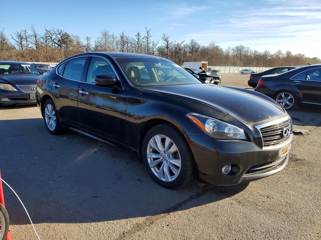 2011 INFINITI M37 X photo 4