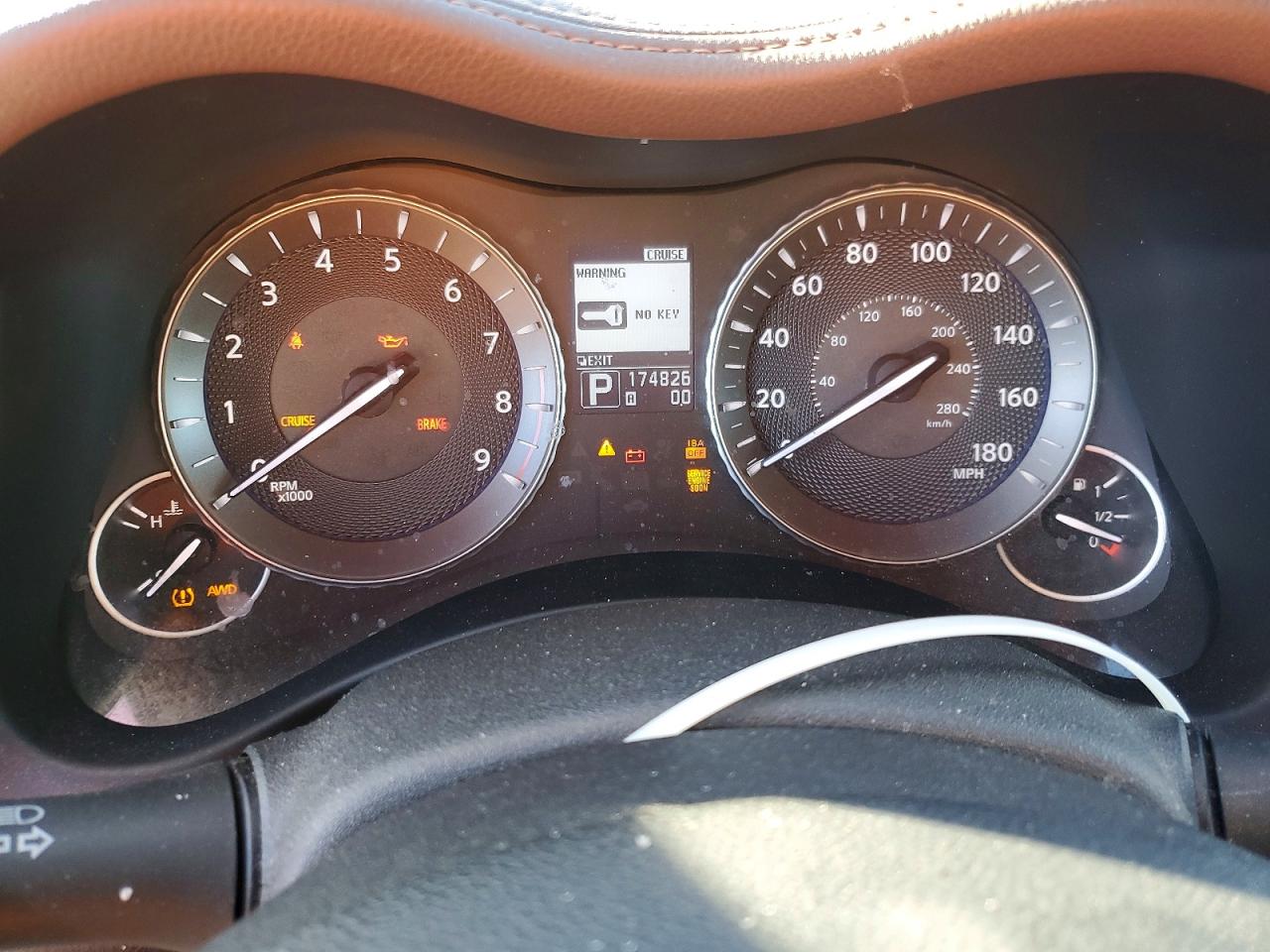 2011 INFINITI M37 X photo 9
