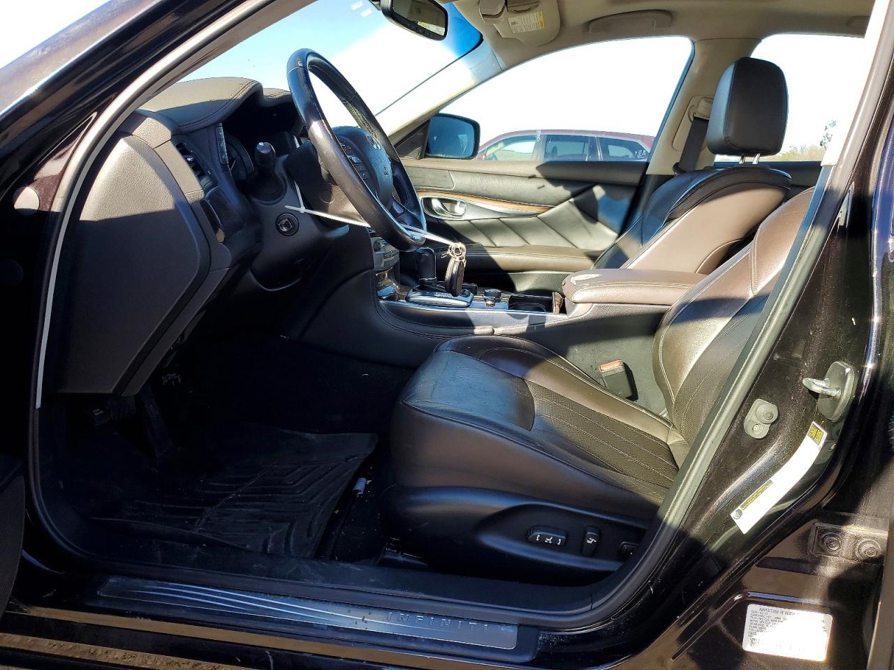 2011 INFINITI M37 X photo 7