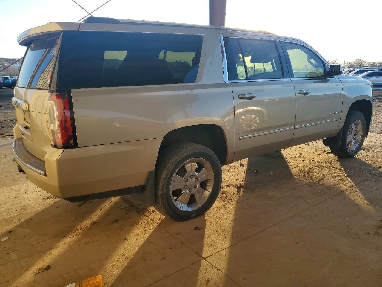 2015 GMC YUKON XL DENALI photo 3
