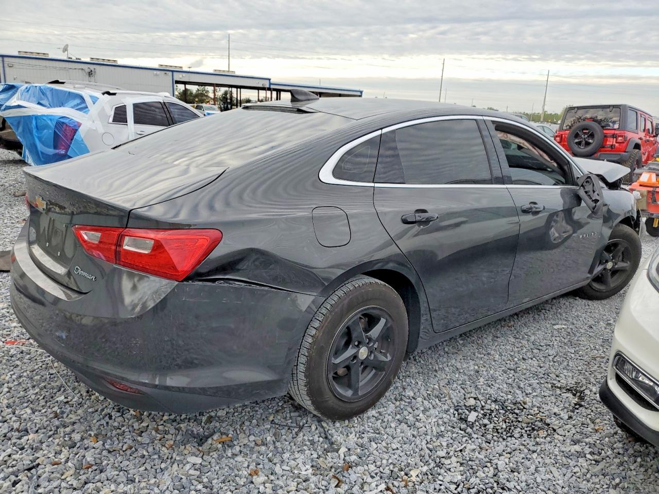2018 CHEVROLET MALIBU LS photo 3