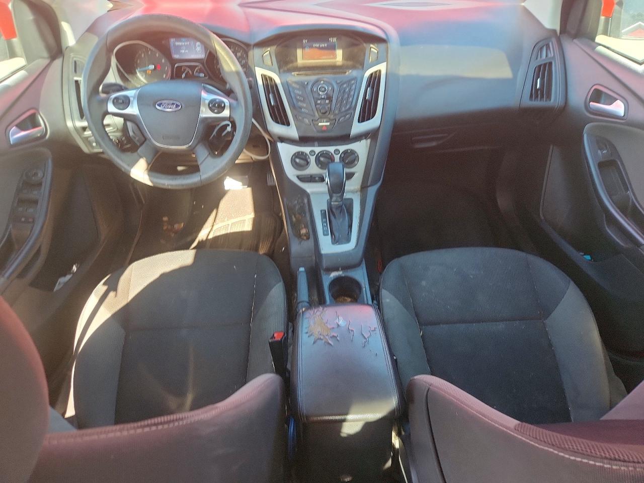 2014 FORD FOCUS SE photo 8