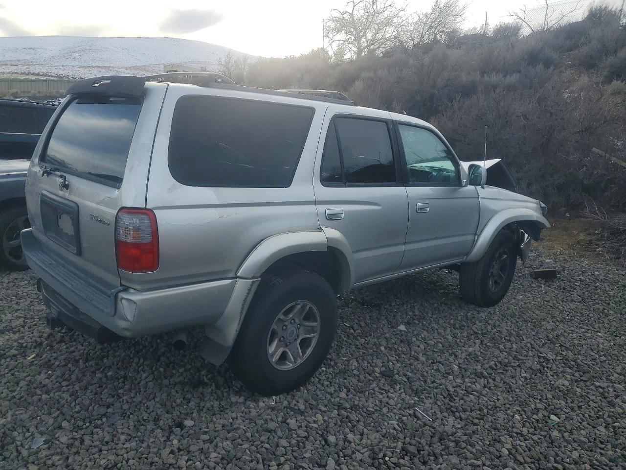 2000 TOYOTA 4RUNNER SR5 photo 3