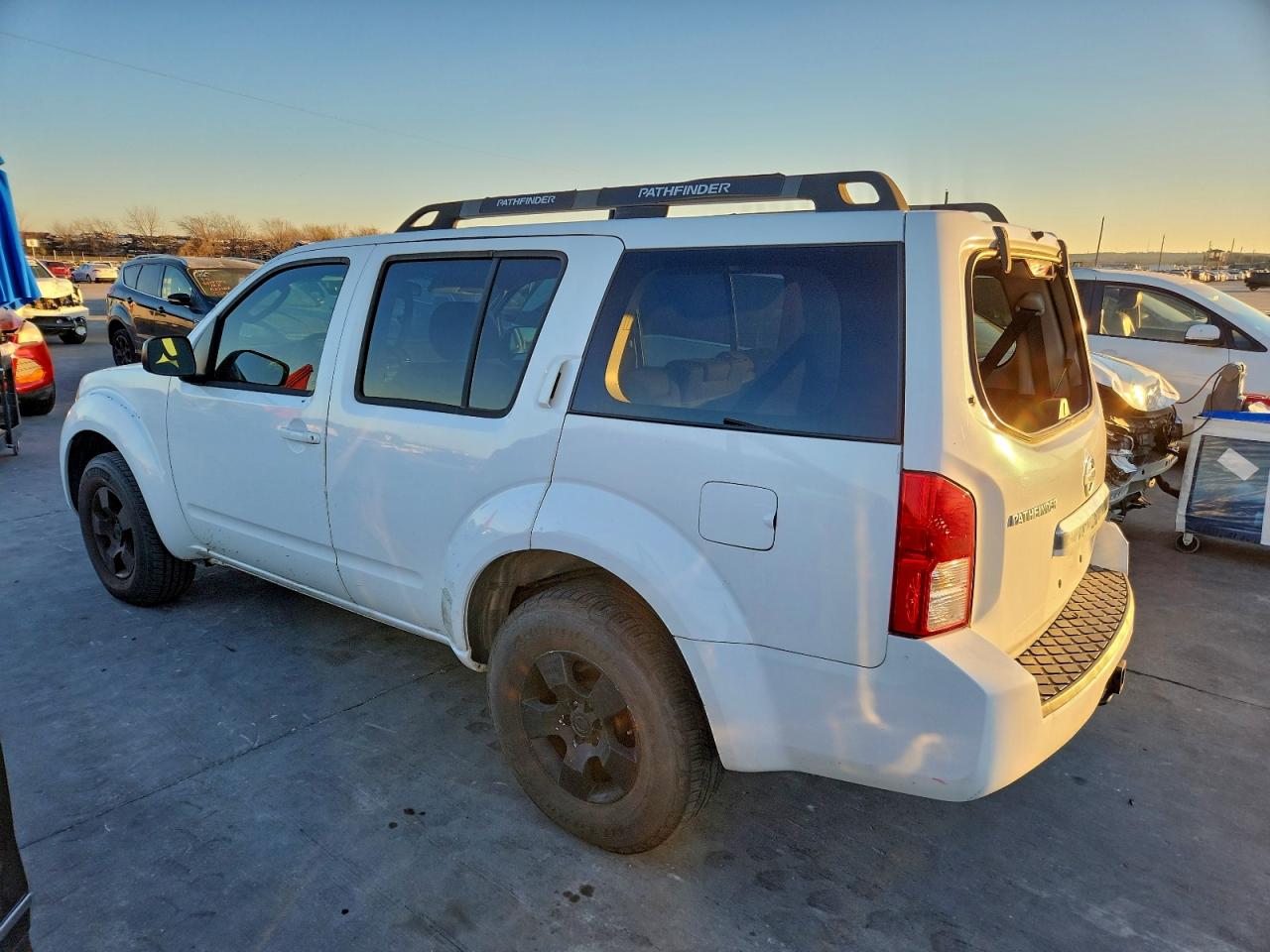 2008 NISSAN PATHFINDER S photo 2