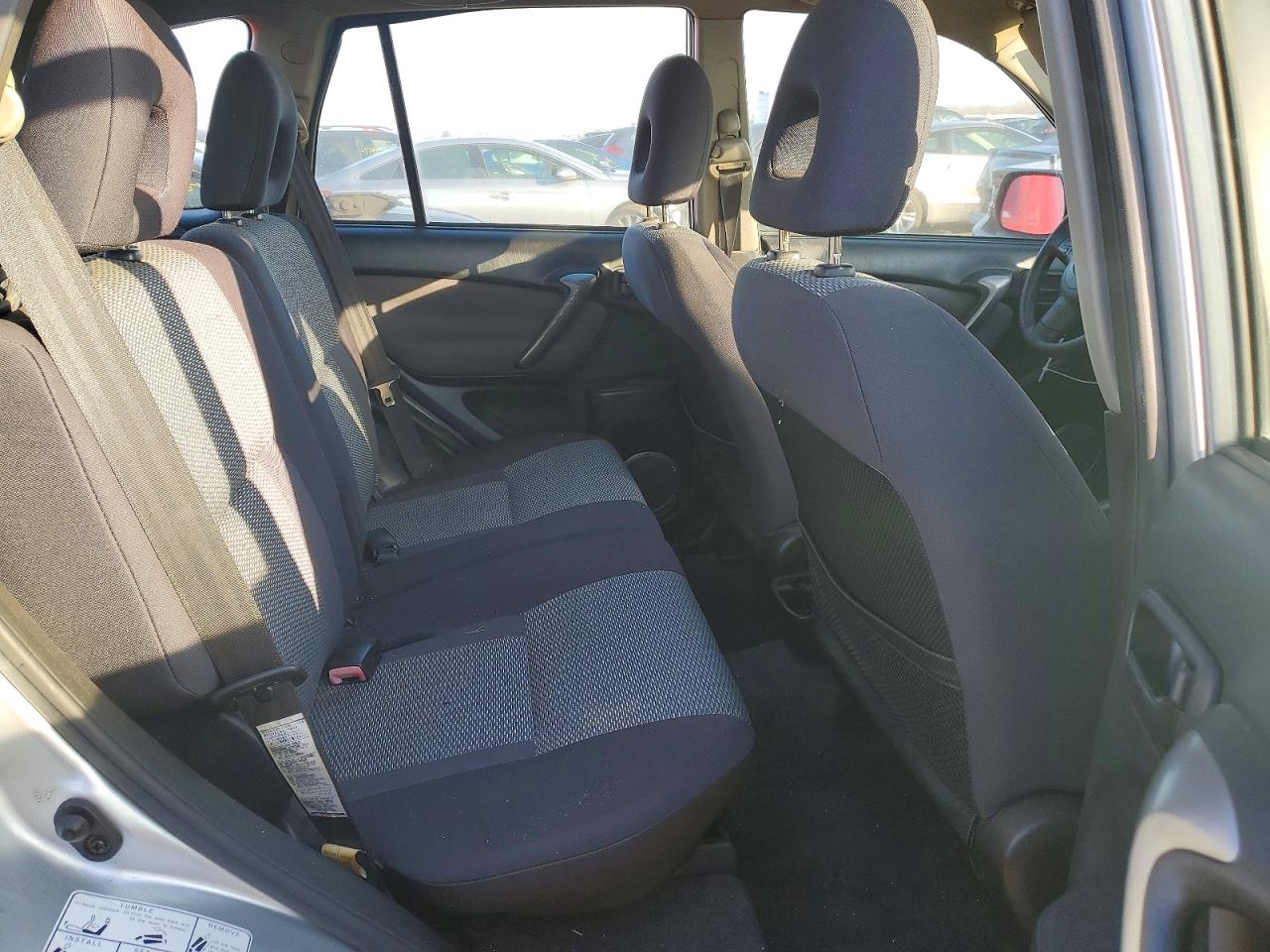 2005 TOYOTA RAV4 photo 10