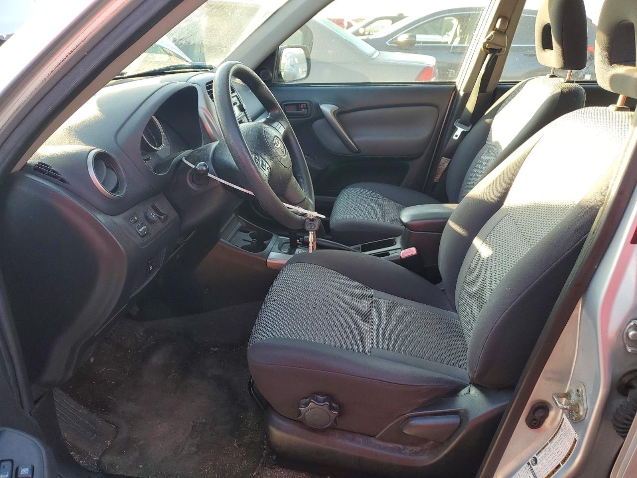 2005 TOYOTA RAV4 photo 7