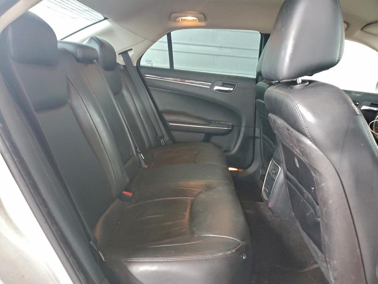 2015 CHRYSLER 300 LIMITED photo 19