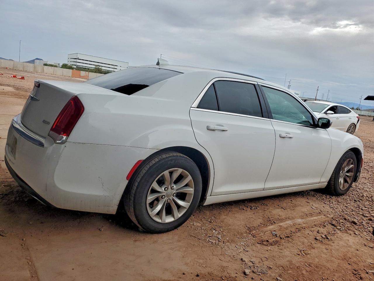 2015 CHRYSLER 300 LIMITED photo 5