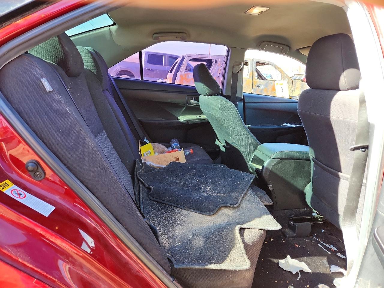 2015 TOYOTA CAMRY LE photo 10