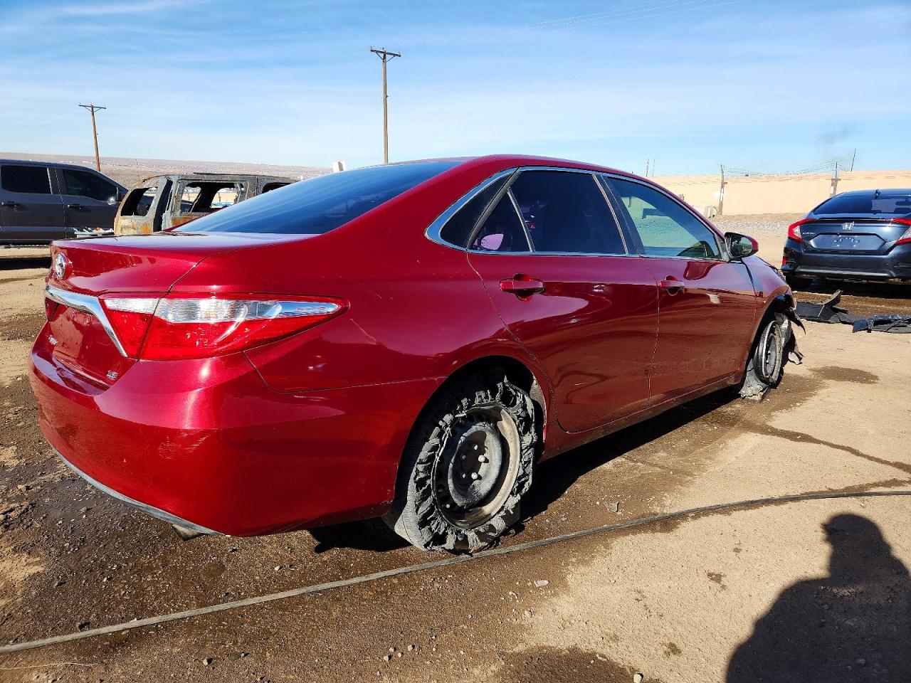 2015 TOYOTA CAMRY LE photo 3