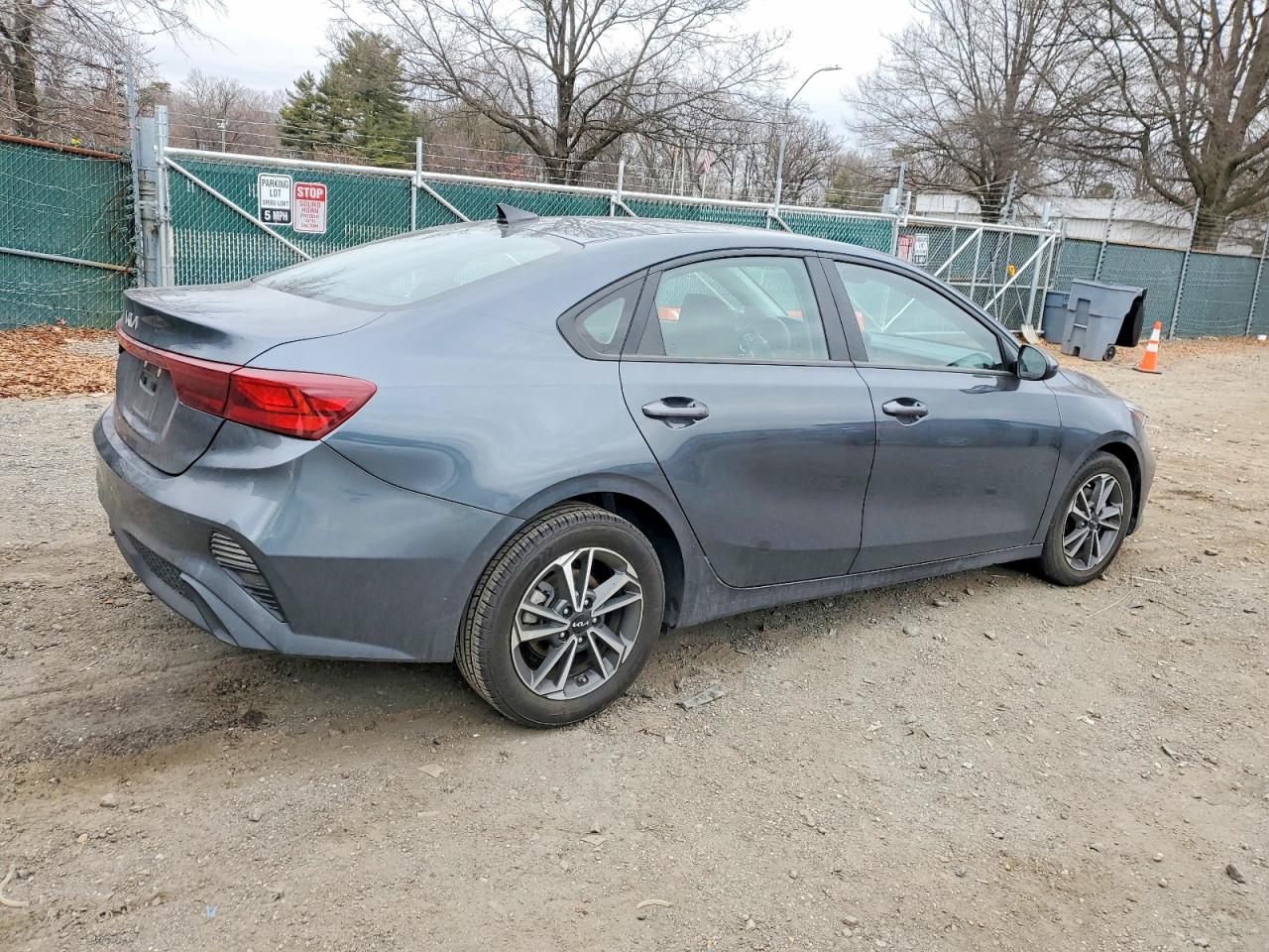 2023 KIA FORTE LX photo 3