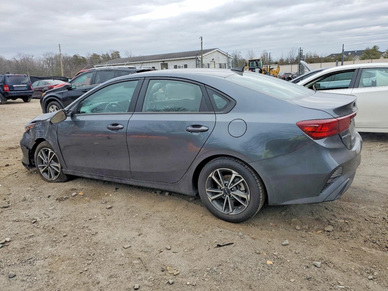 2023 KIA FORTE LX photo 2