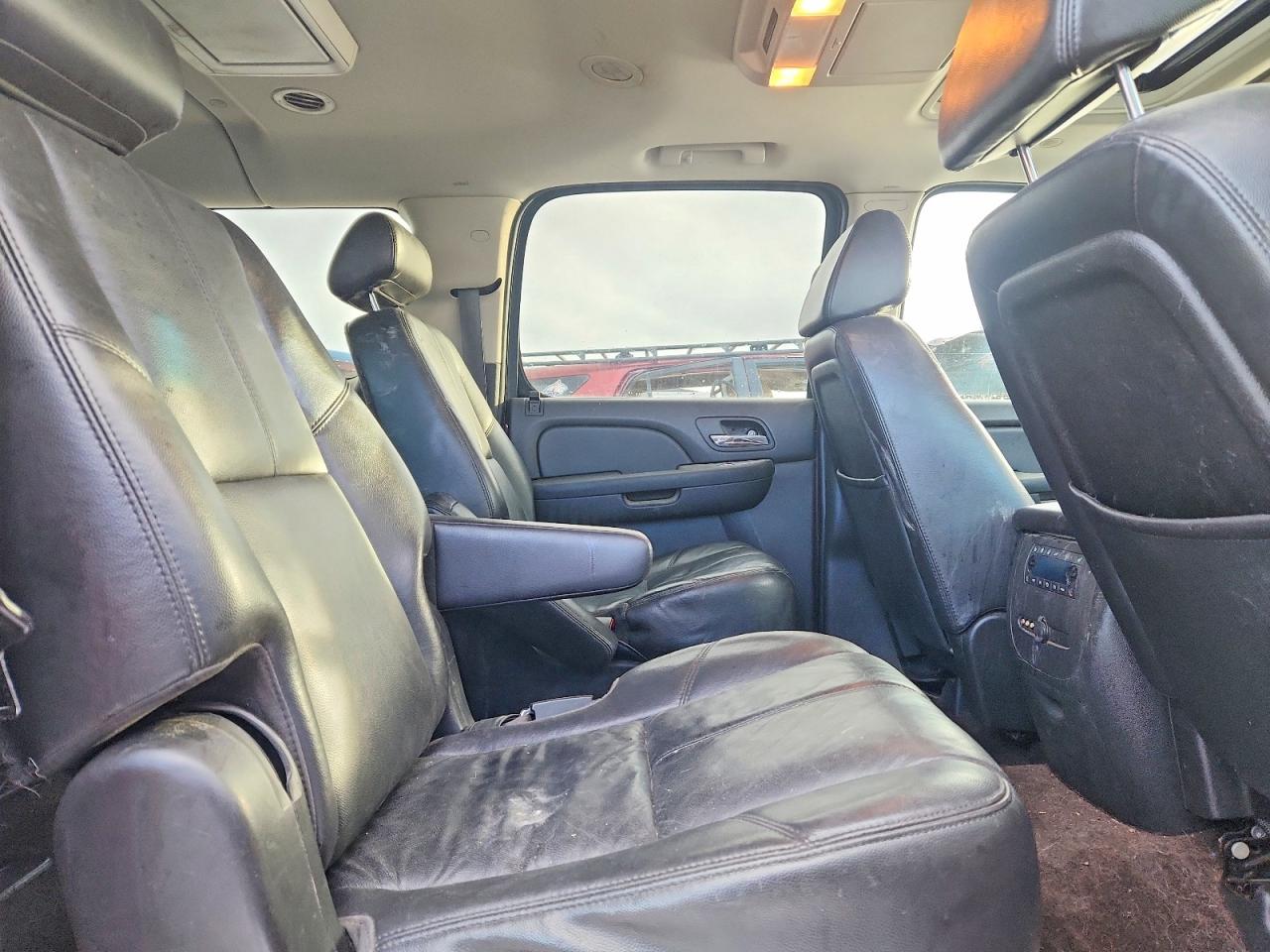 2009 CHEVROLET SUBURBAN K1500 LT photo 21