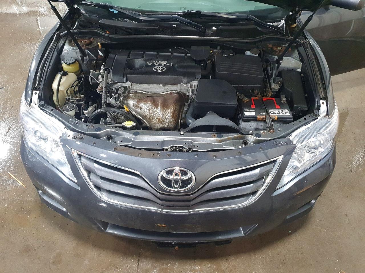 2010 TOYOTA CAMRY BASE photo 11