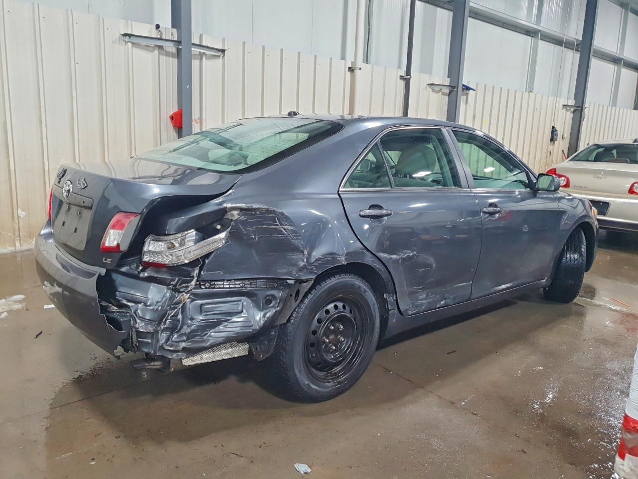 2010 TOYOTA CAMRY BASE photo 3