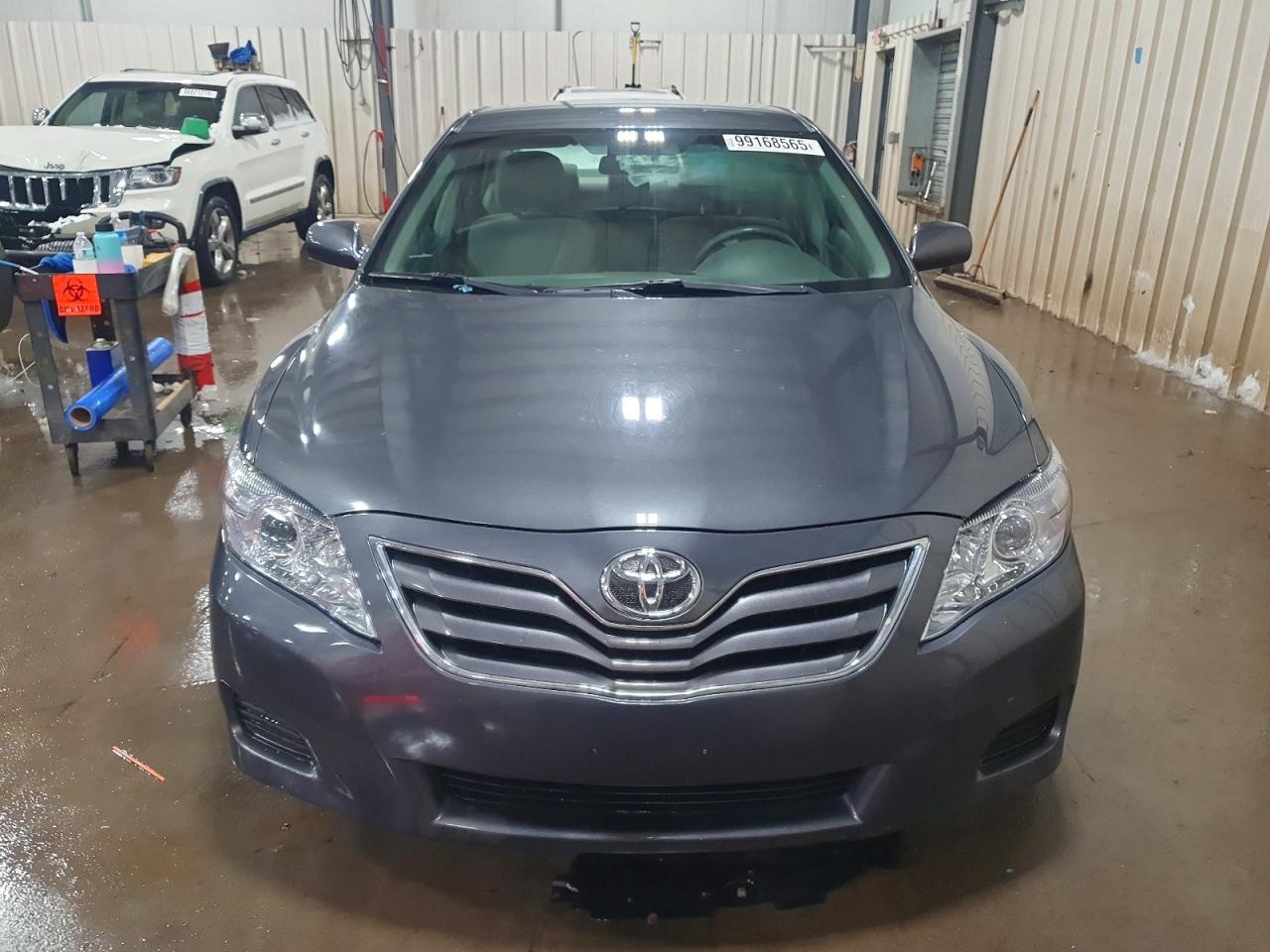 2010 TOYOTA CAMRY BASE photo 5