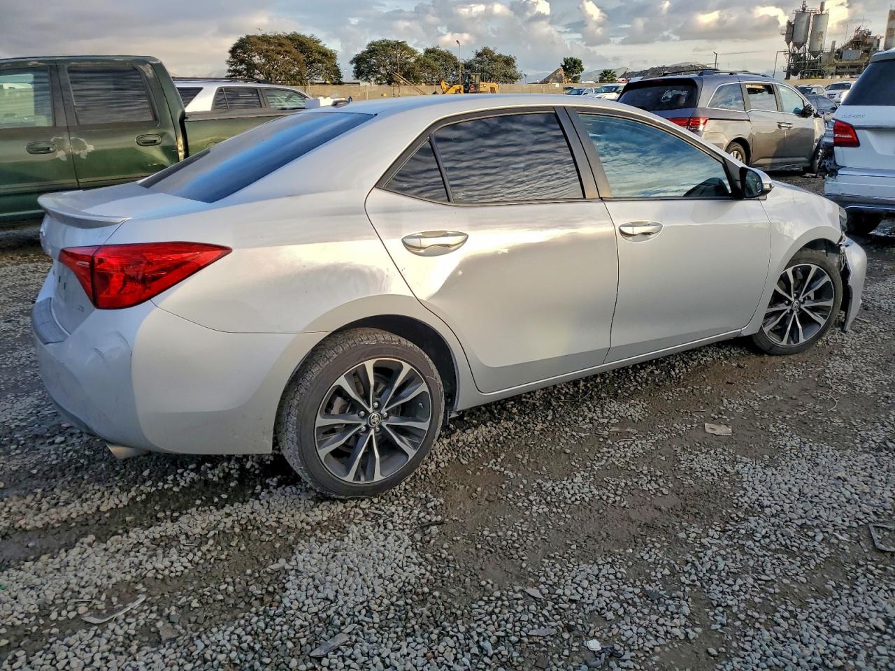 2017 TOYOTA COROLLA L photo 3