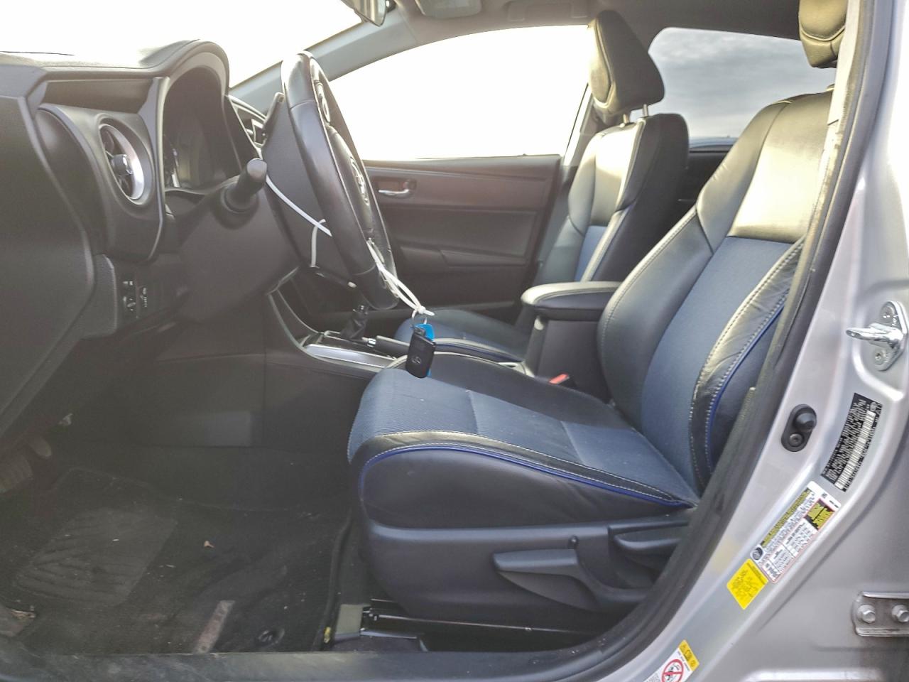 2017 TOYOTA COROLLA L photo 7