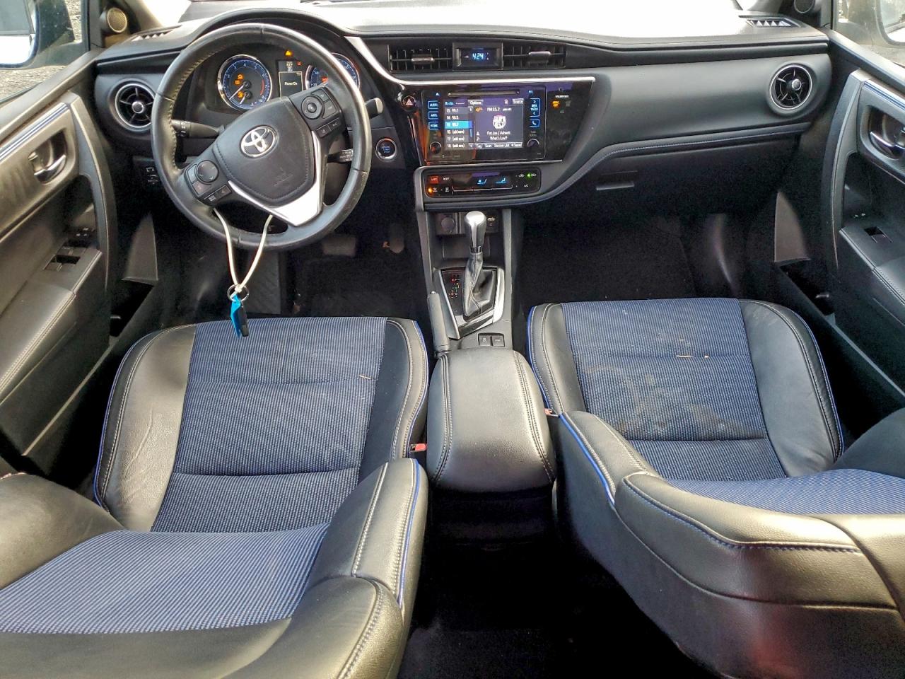 2017 TOYOTA COROLLA L photo 8