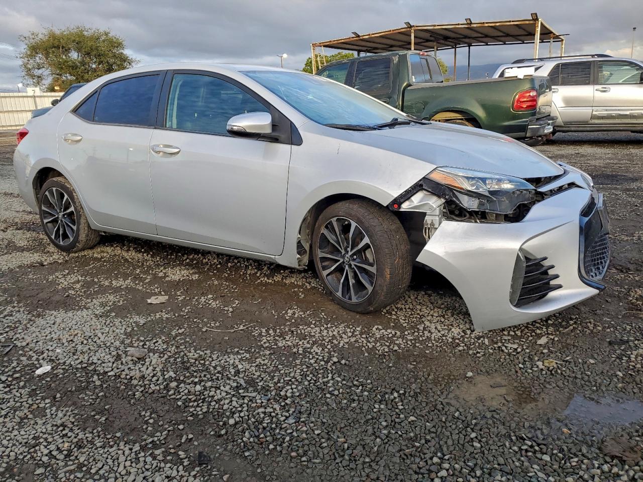 2017 TOYOTA COROLLA L photo 4