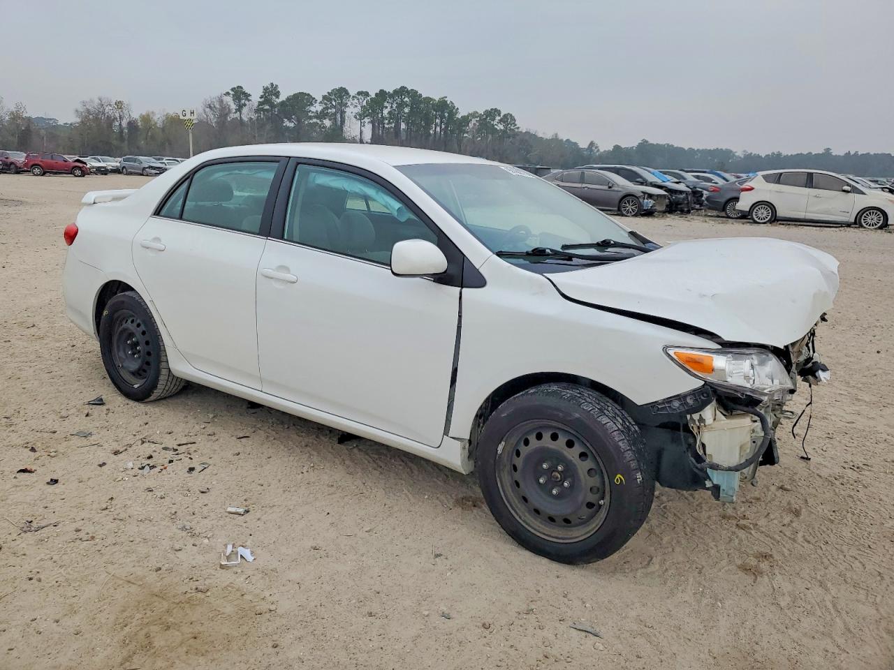 2013 TOYOTA COROLLA BASE photo 4