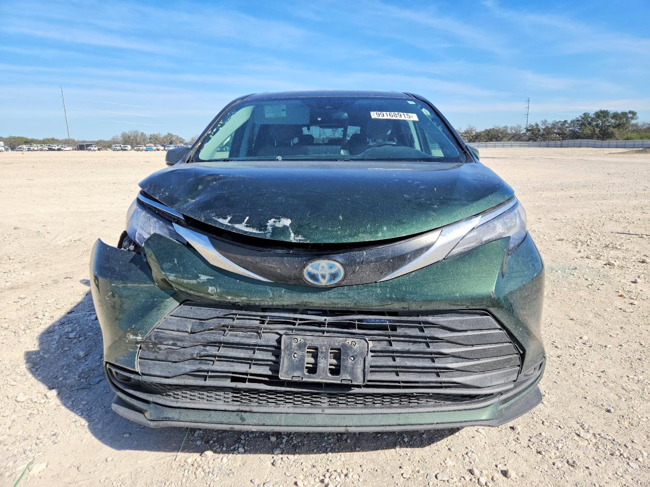 2021 TOYOTA SIENNA LE photo 5