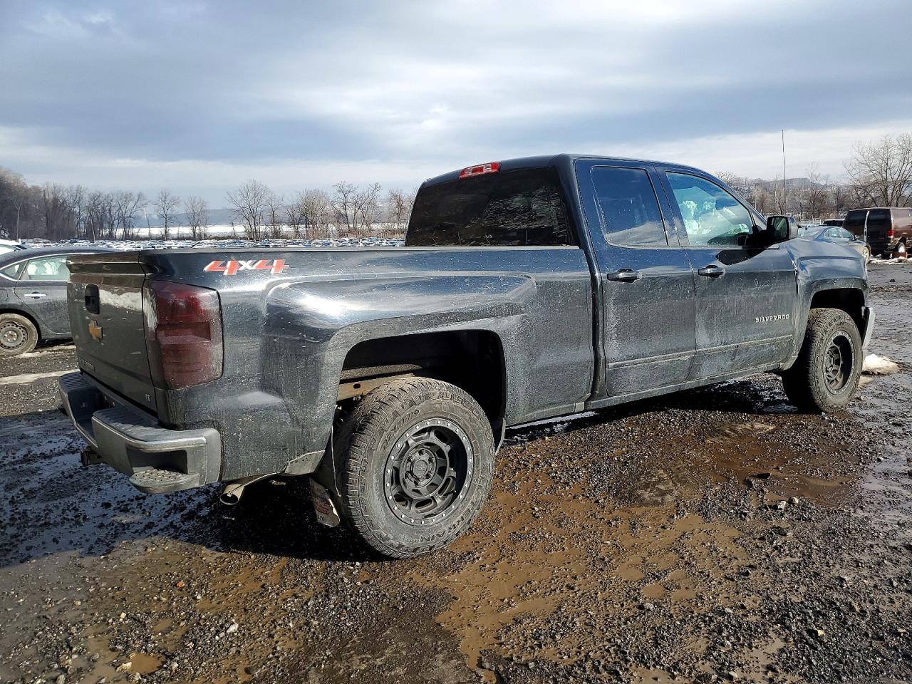 2018 CHEVROLET SILVERADO K1500 LT photo 3