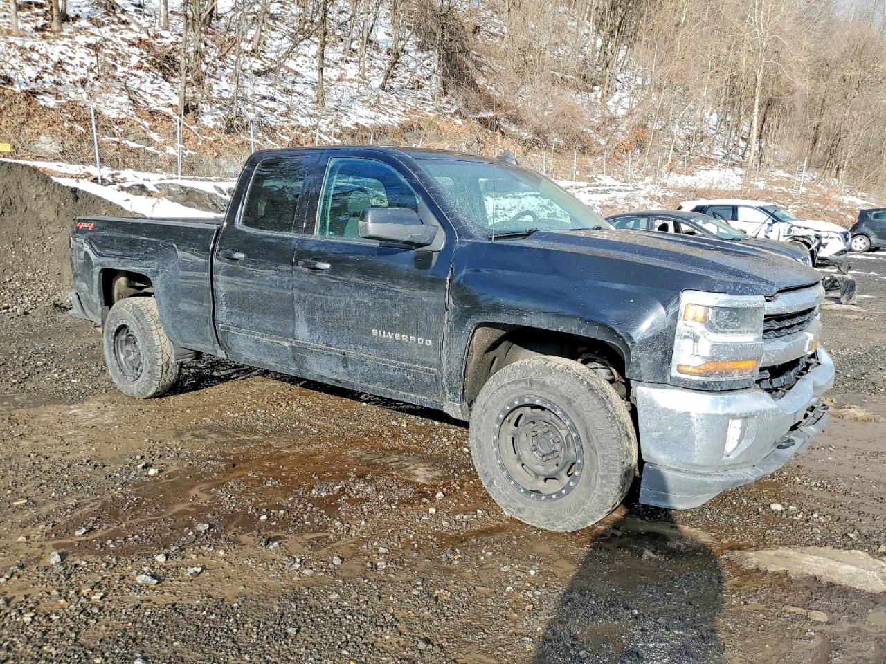 2018 CHEVROLET SILVERADO K1500 LT photo 4