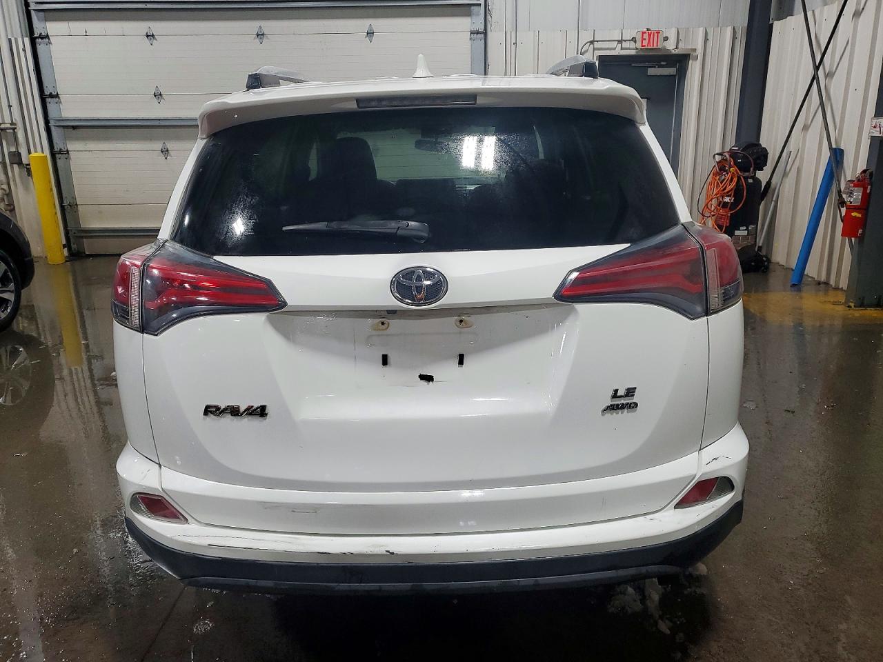2016 TOYOTA RAV4 LE photo 6