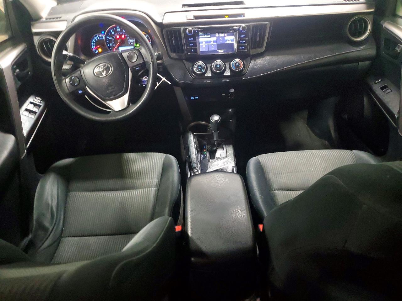 2016 TOYOTA RAV4 LE photo 8