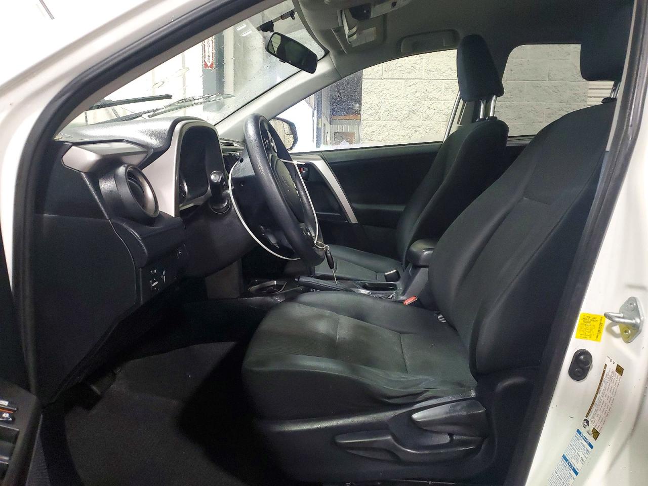 2016 TOYOTA RAV4 LE photo 7