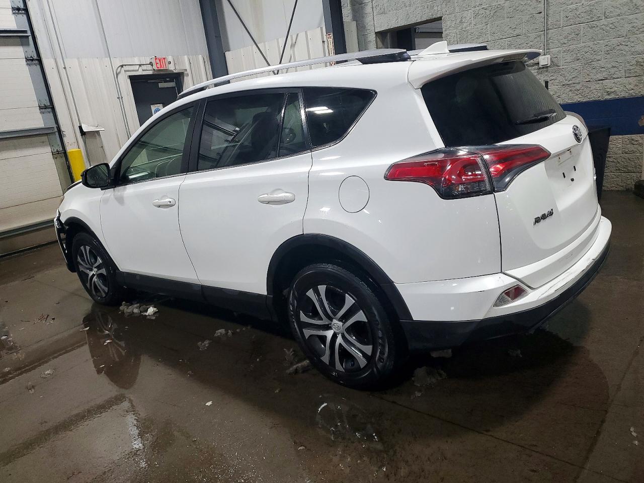 2016 TOYOTA RAV4 LE photo 2
