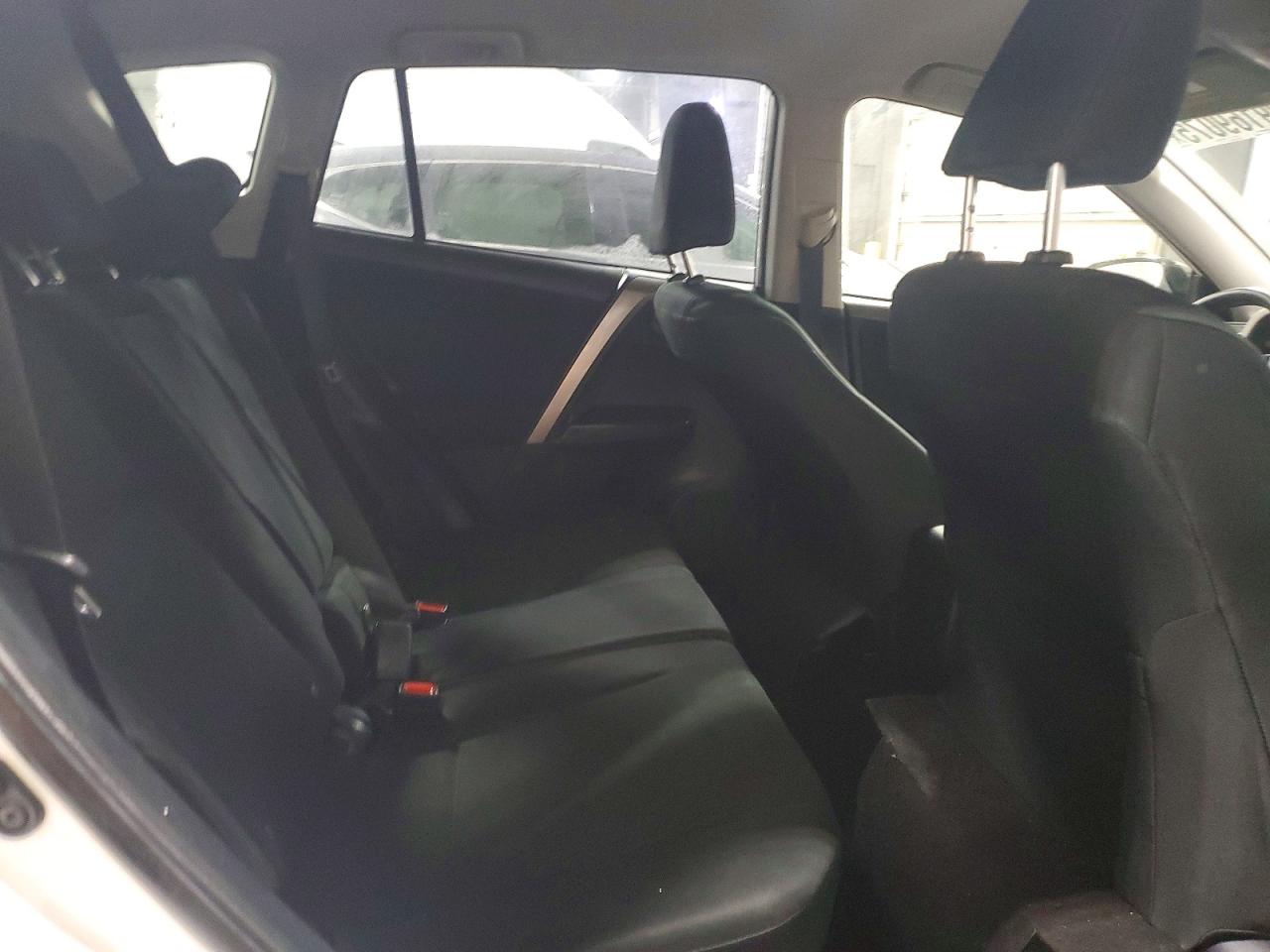 2016 TOYOTA RAV4 LE photo 11