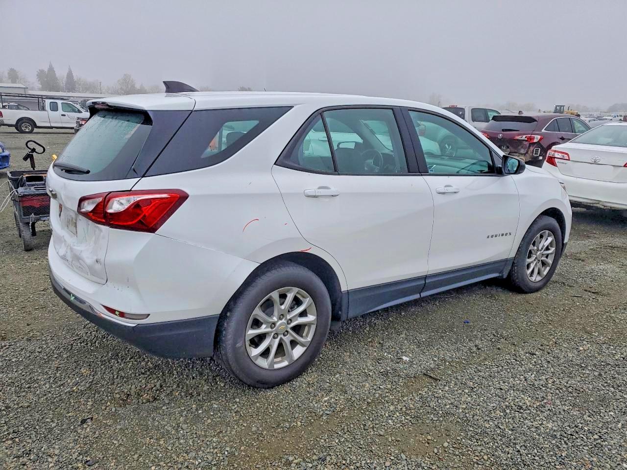 2018 CHEVROLET EQUINOX LS photo 3