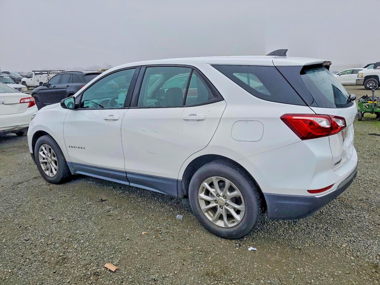 2018 CHEVROLET EQUINOX LS photo 2