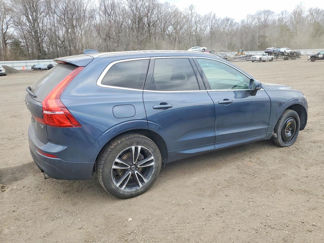 2021 VOLVO XC60 T5 MOMENTUM photo 3