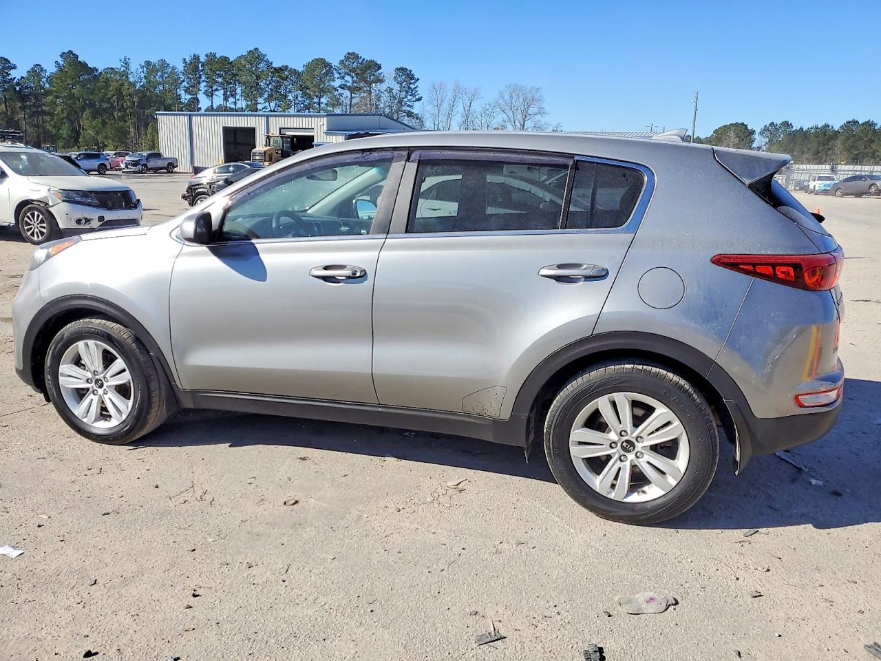 2019 KIA SPORTAGE LX photo 3