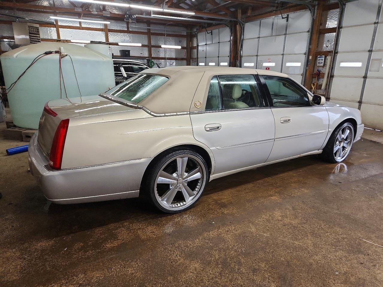 2007 CADILLAC DTS photo 5