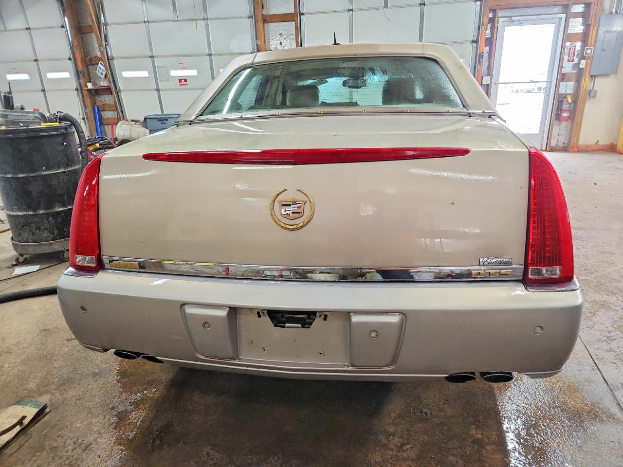 2007 CADILLAC DTS photo 11
