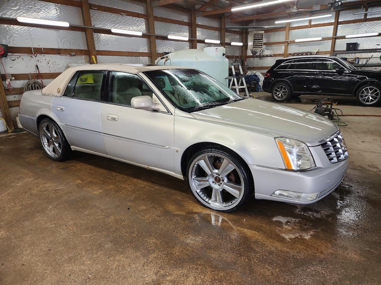 2007 CADILLAC DTS photo 7
